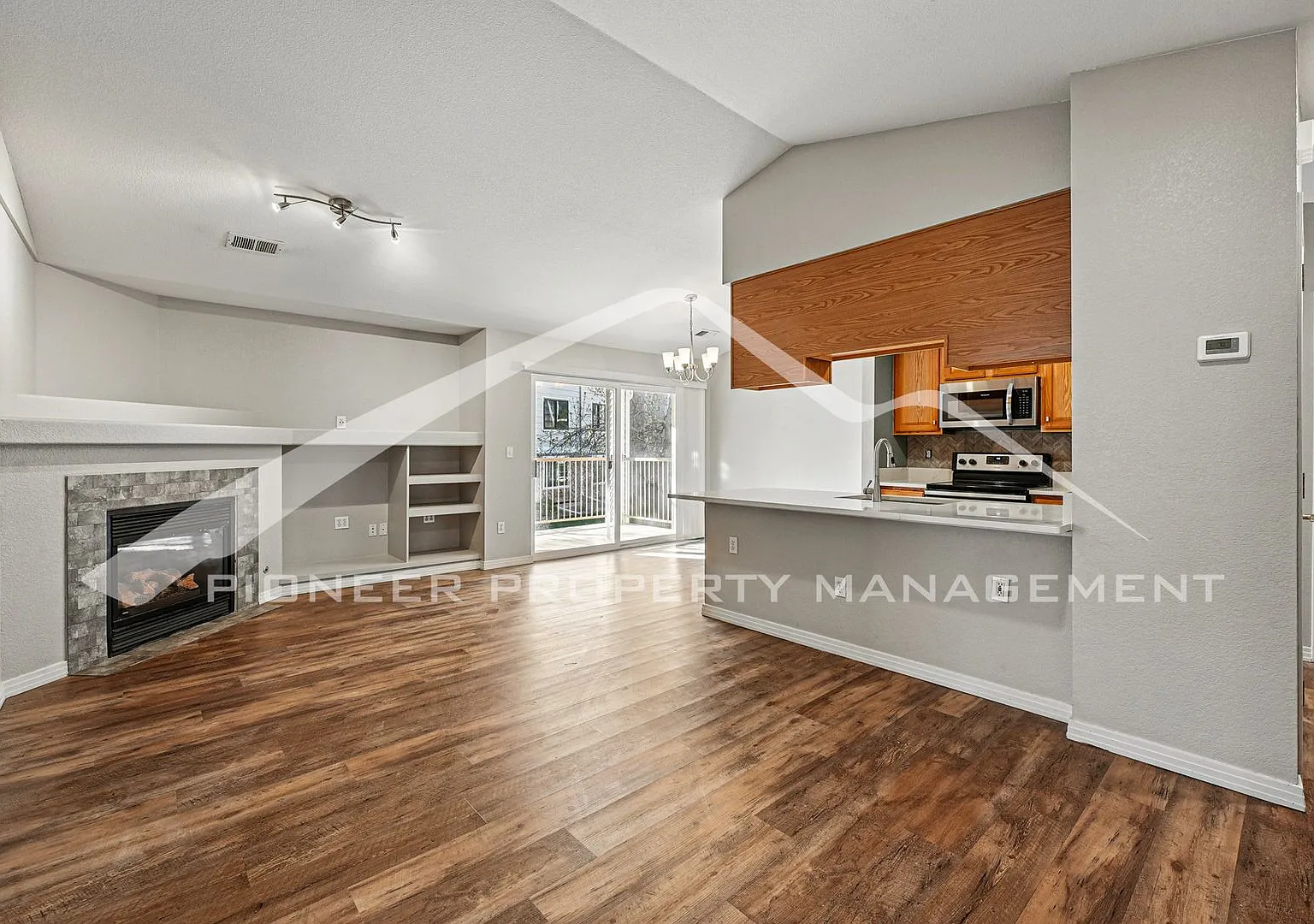 Updated Condo with Central AC and Gas Fireplace — Photo 3