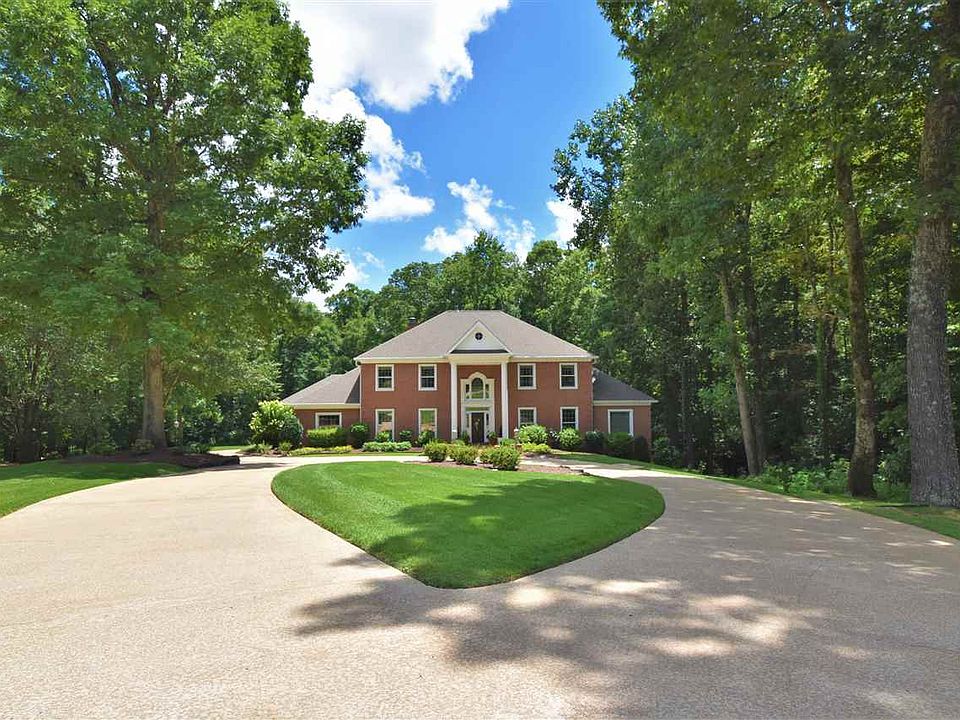 1st image of 23 Deepwood Dr