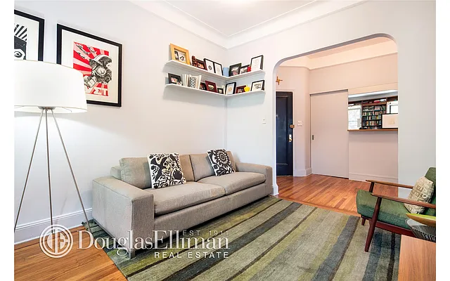 Sold by Douglas Elliman | media 22