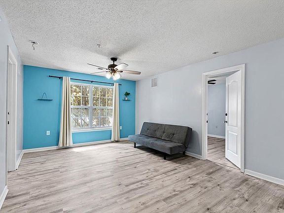 4th image of 3000 S Adams St #824