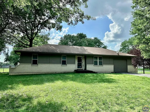 903 Oak St, Overbrook, KS 66524