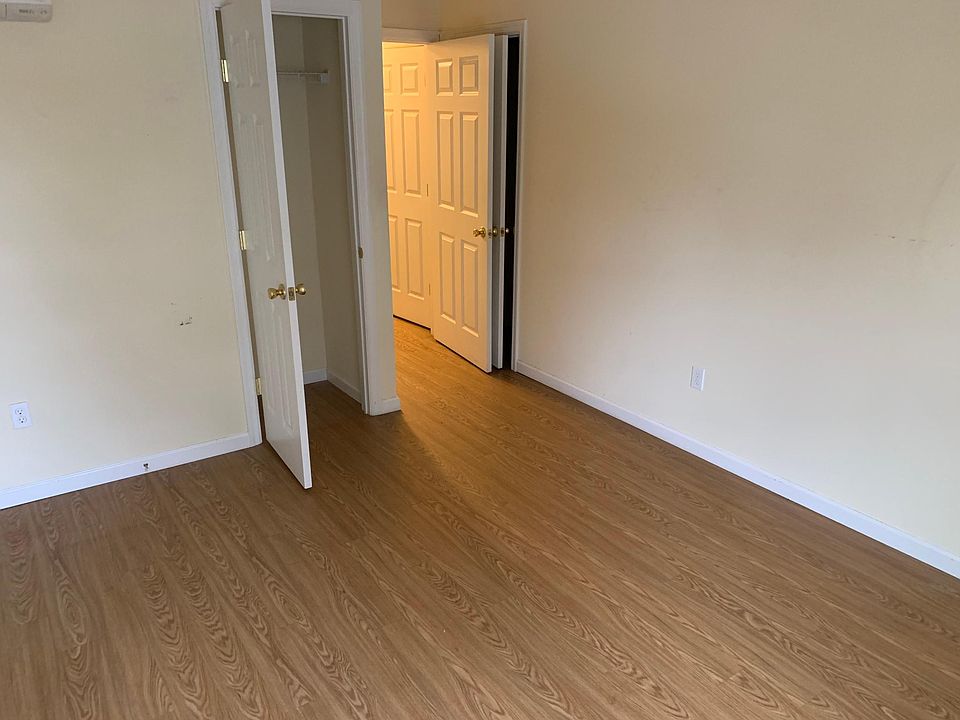 2nd image of 182 Greenwood Ave APT 103