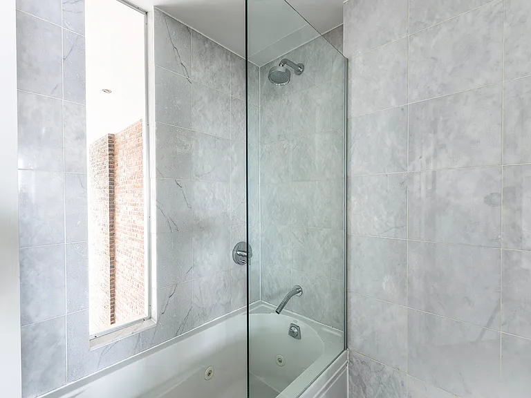 188 S 8th St #PENTHOUSE — Photo 15