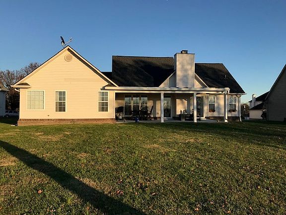 2nd image of 820 Oak Fairway Ct