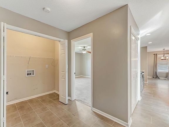5th image of 230 Misty Cove Ct