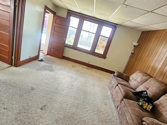 4th image of 24 Warren Ave