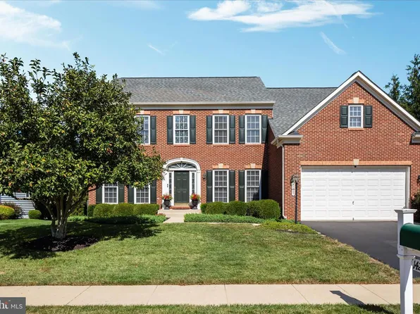 14227 Snickersville Dr, Gainesville, VA 20155