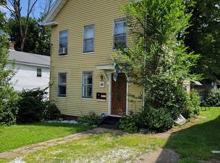 45 Maple St, Warren, MA 01083