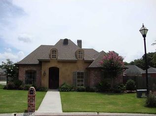1004 Beaujolais Pkwy, Lafayette, LA 70503