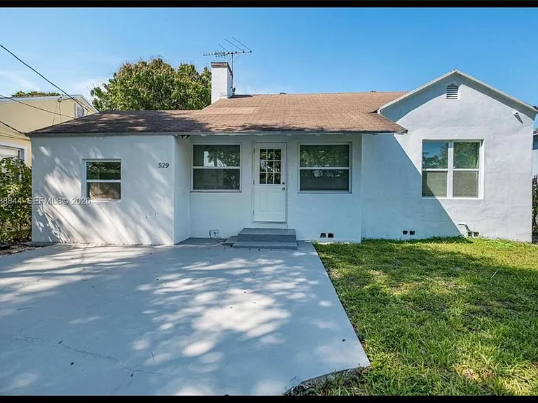 529 NW 42nd St — Photo 6