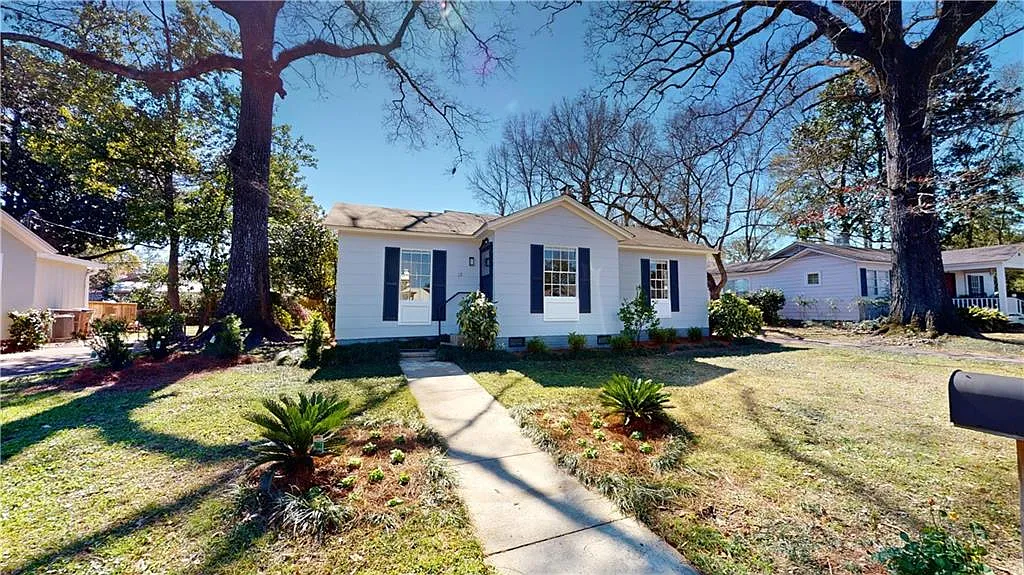 2 bed, 1.0 bath, 1144 sqft, $1,850 — Photo 3