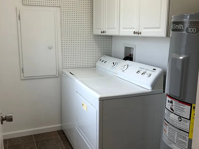 401 Hubbard Cir — Photo 11
