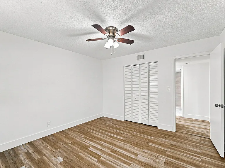 3101 Oakland Shores Dr #H210 — Photo 11