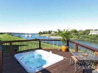 16 Lord Joes Lndg, Northport, NY 11768