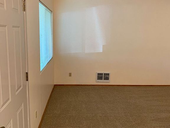 2nd image of 7008 SE Rhone St #9091699