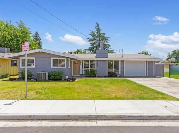 1425 Olive St, Oakdale, CA 95361