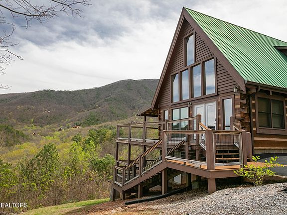 4th image of 3059 Perry Circle Ln