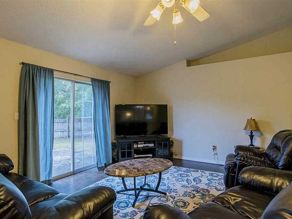 5th image of 405 Elcino Dr
