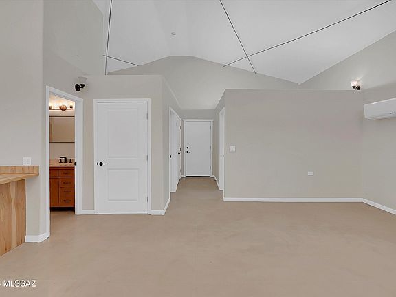 3rd image of 5255 S Perlita Rd