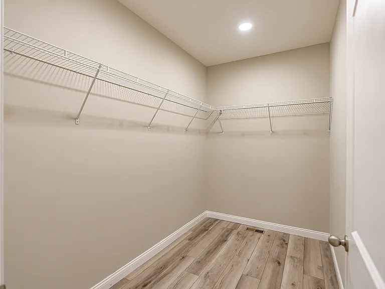225 Southern Lake Dr — Photo 13