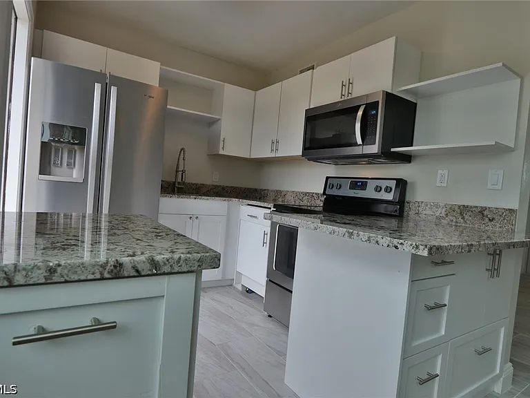 11 California Rd #B — Photo 24