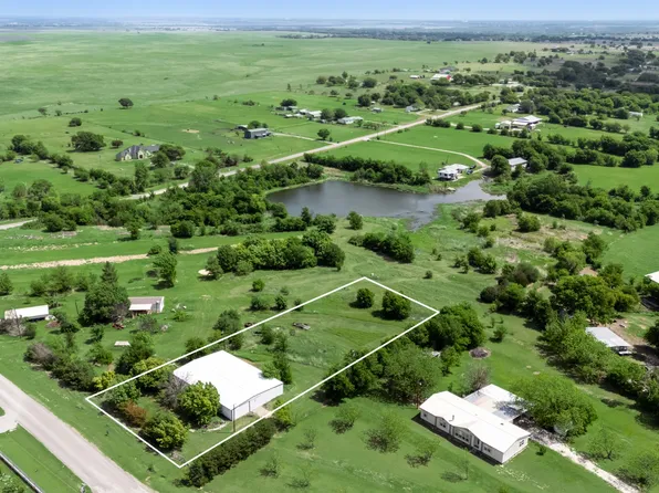 9910 1st St, Joshua, TX 76058