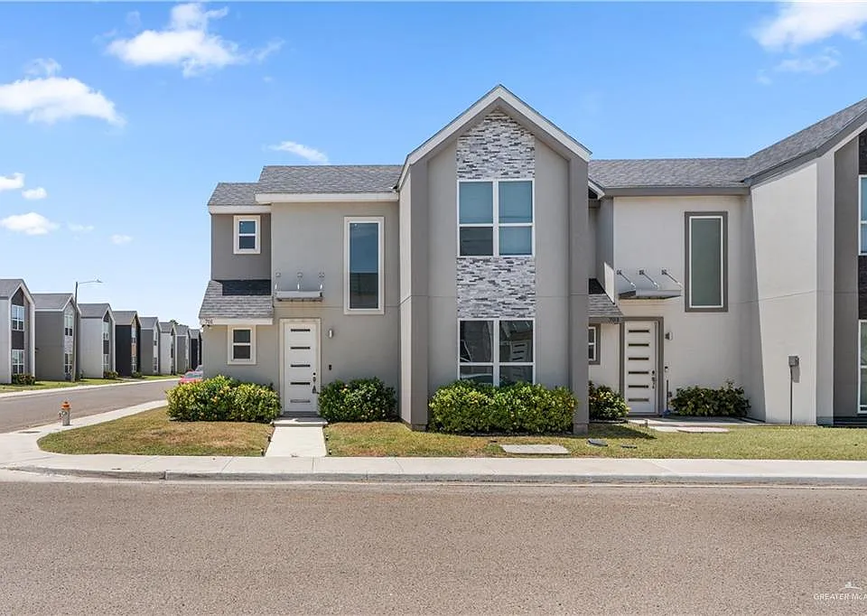 701 W Seminole Ave