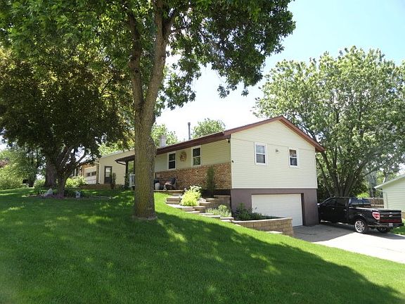 2nd image of 917 Patricia Ann Dr