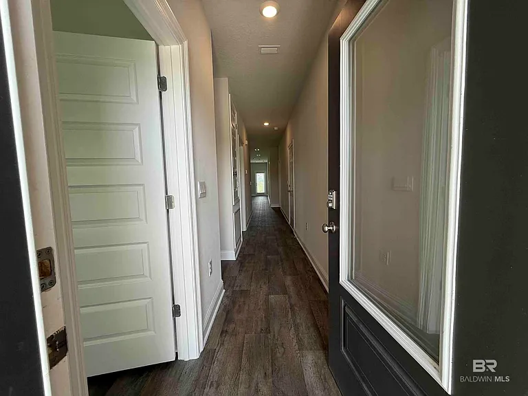 19130 Treehill Ln — Photo 2