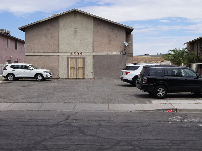 2304 Saturn Ave #B — Photo 15