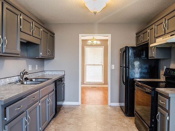 5th image of 3745 Heather Dr