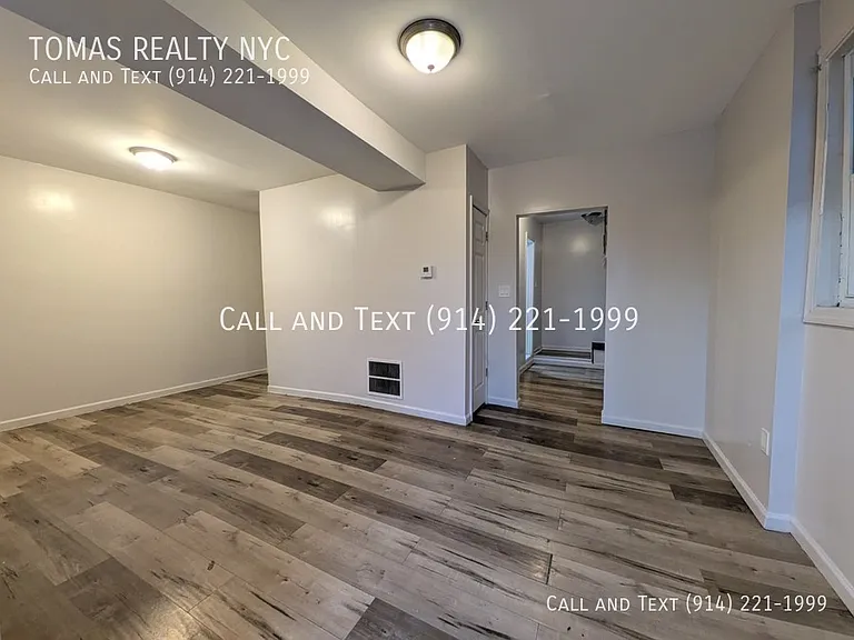 28 Vineyard Ave — Photo 2