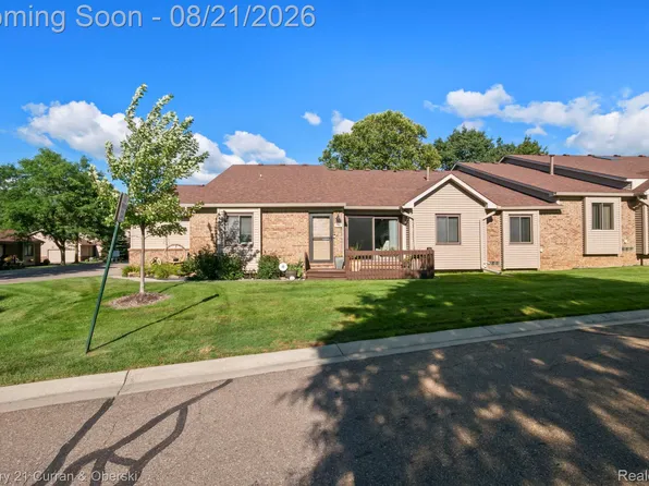 7981 Lawrence, West Bloomfield, MI 48322