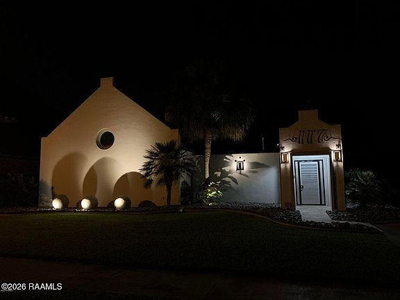 3rd image of 117 Emily Cir