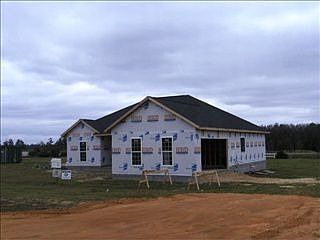 1st image of 301 W Leyland Ct