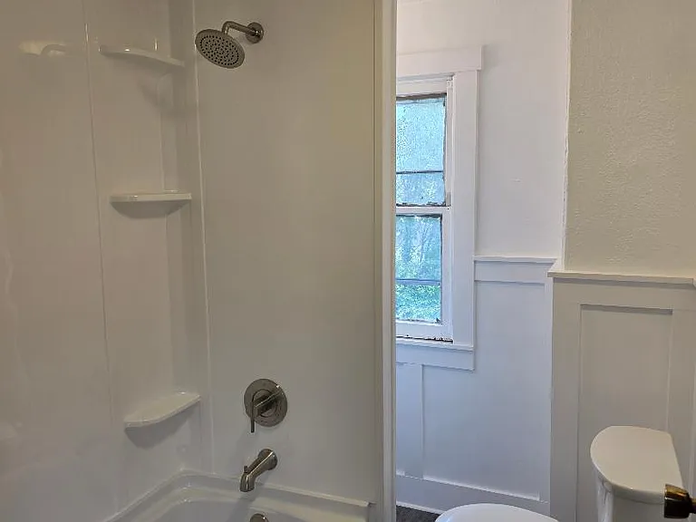 427 Mount Vernon Ave — Photo 6
