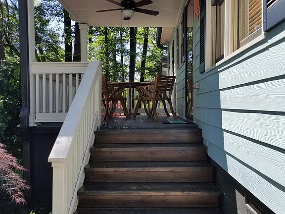 Plenty of space for seating.