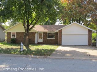 3156 W Village Ln, Springfield, MO 65807