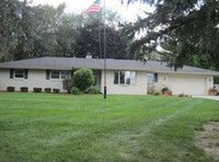 27041 Pioneer Rd, Wind Lake, WI 53185