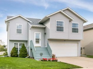 3015 Russell Dr, Iowa City, IA 52240