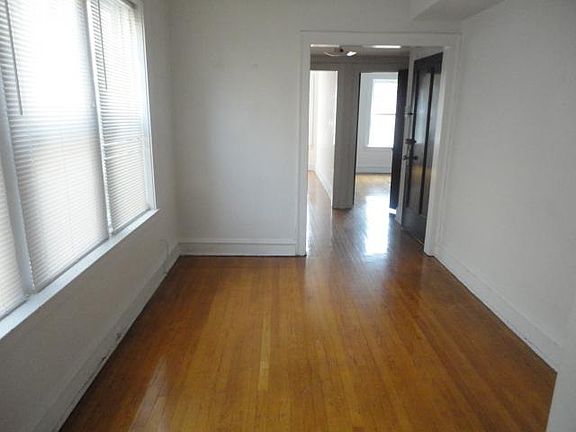 2nd image of 2200 W Foster Ave #22043