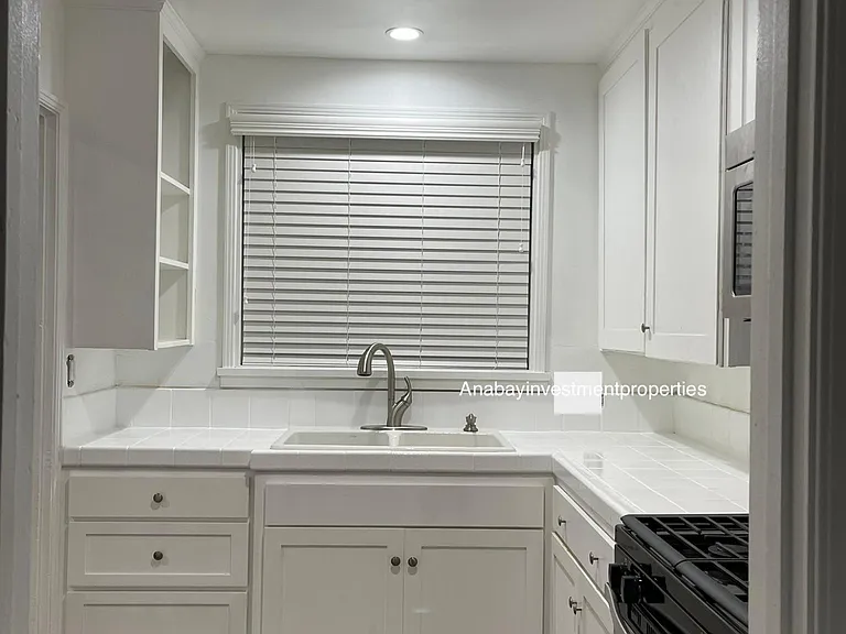 1909 Berkeley Ave — Photo 9