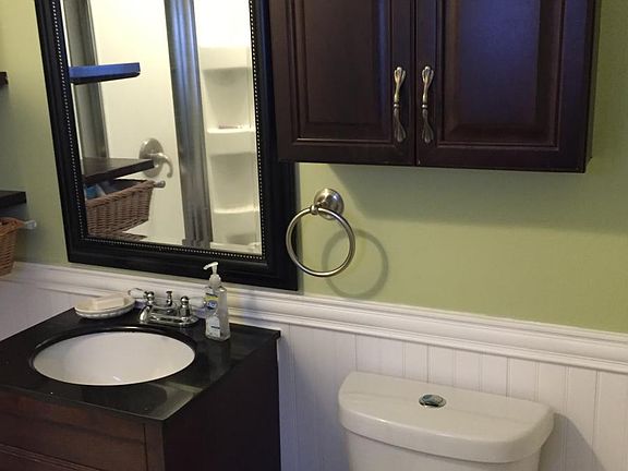 Bathroom w/dual flush