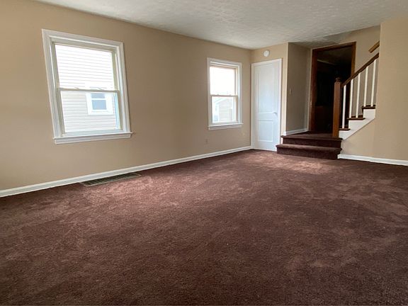 2nd image of 1568 Redwood Ave
