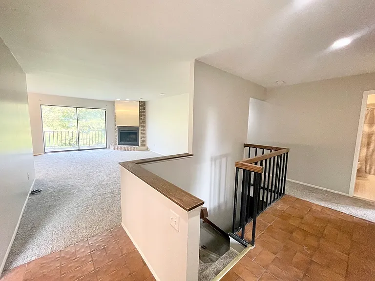 4608 Laurel Club Cir — Photo 4