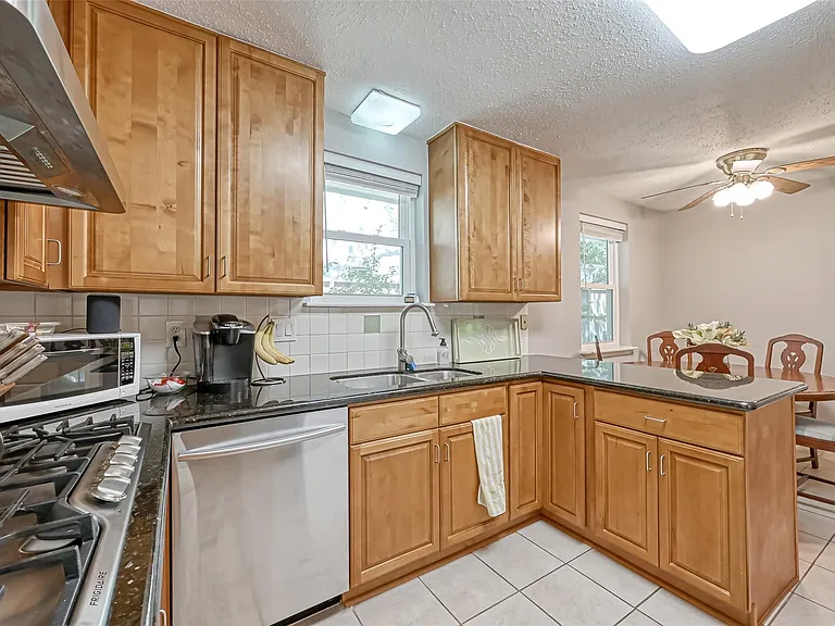 13914 Saint Marys Ln — Photo 14