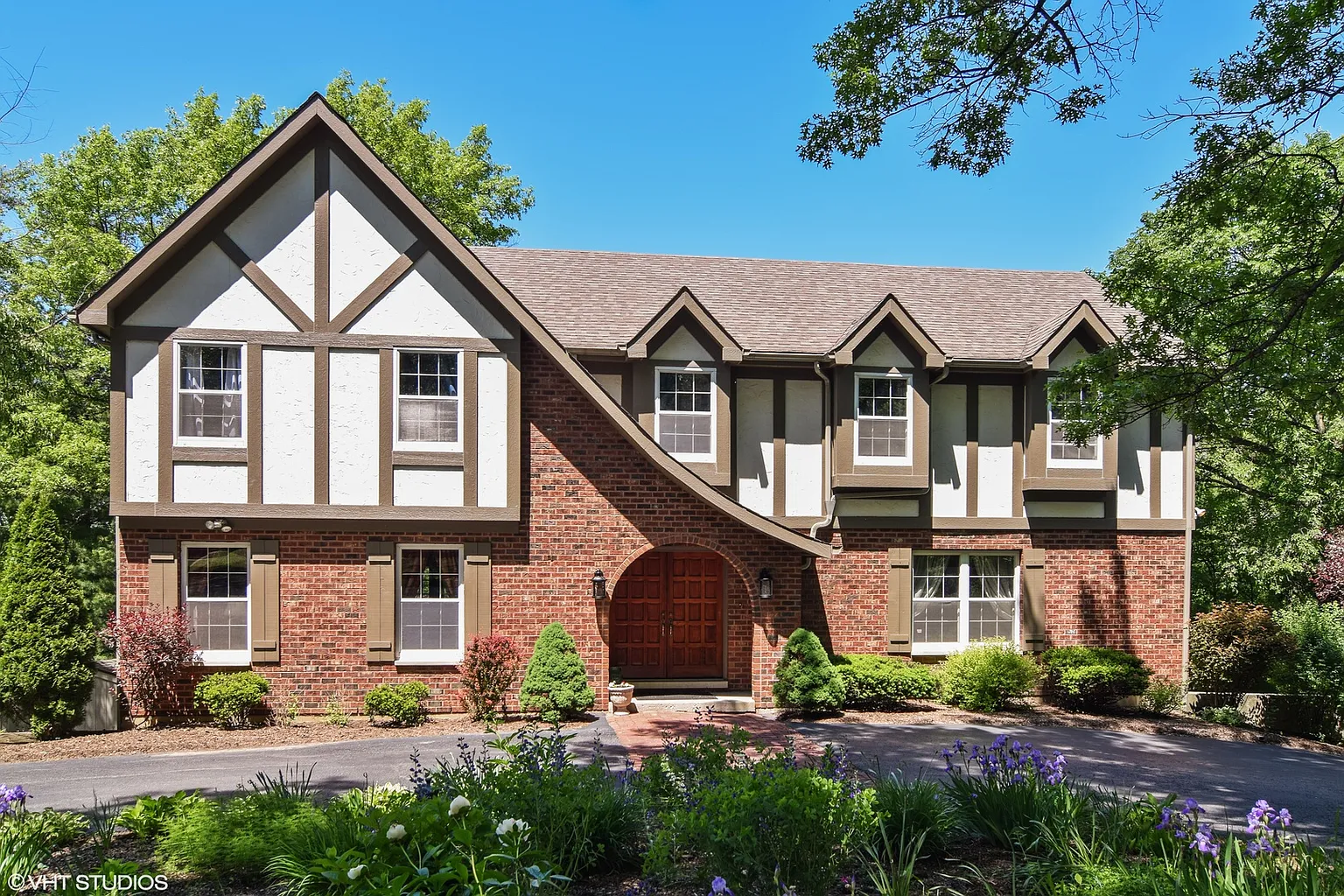 3440 Monitor Ln photo 1