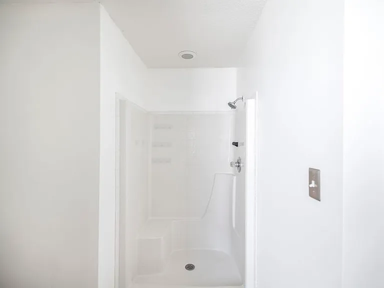 205 Wembley Dr — Photo 17