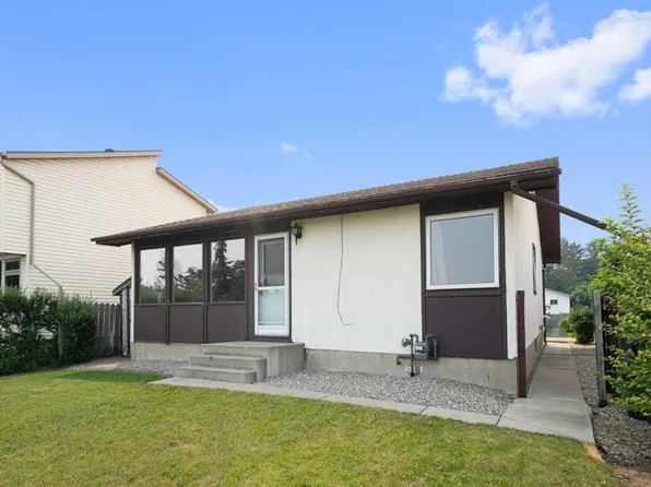 3032 N 32a Ave SE, Calgary, AB T2B 0J3