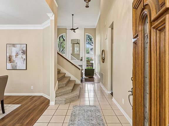 5th image of 2215 Blackoak Bend